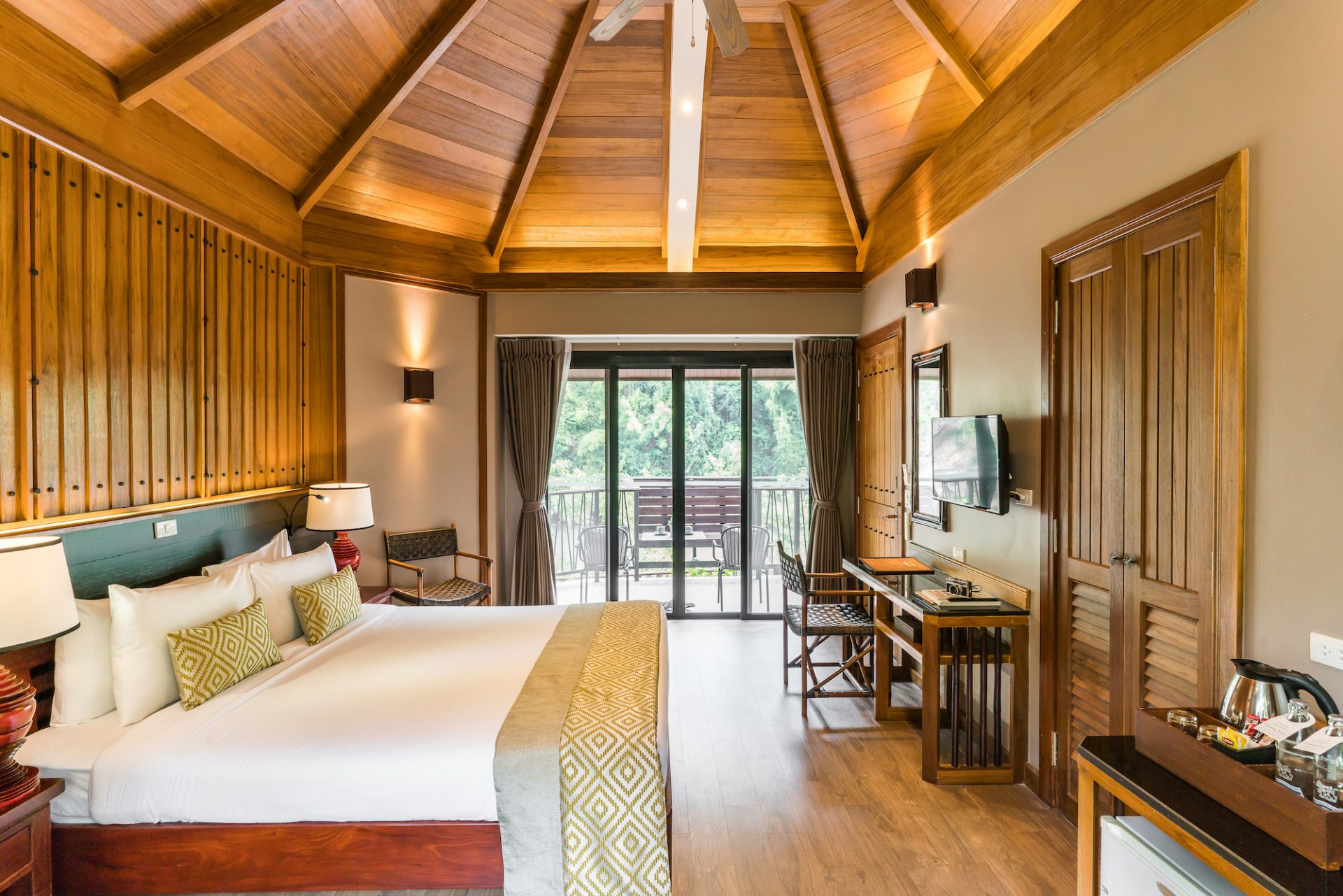 hotel river kwai resotel kanchanaburi