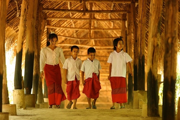 Mon: The earliest civilizations of Asia 3 Present-day situation of the Mon