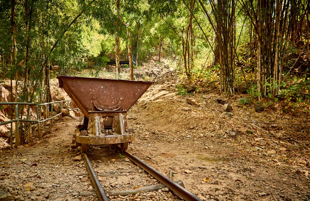 Echoes of History: An Authoritative Guide to the Bridge over the River Kwai and Refined Sanctuary at River Kwai Resotel 4 อนุสรณ์สถาน พิพิธภัณฑ์ ช่องเขาขาด