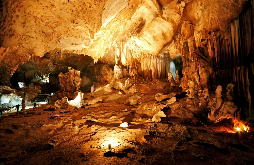รู้จักกับถ้ำละว้า ถ้ำหินงอกหินย้อยสวยงามตระการตา