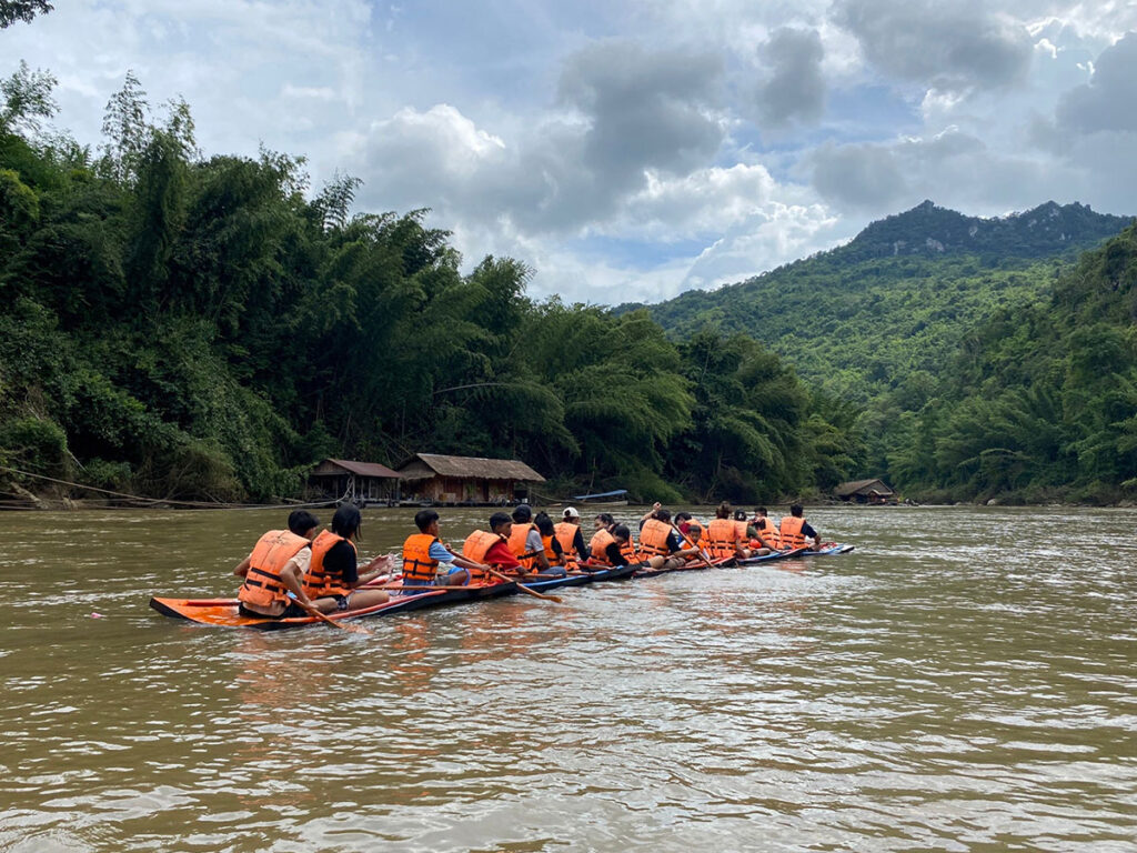 พายเรือ คายัคแม่น้ำแคว