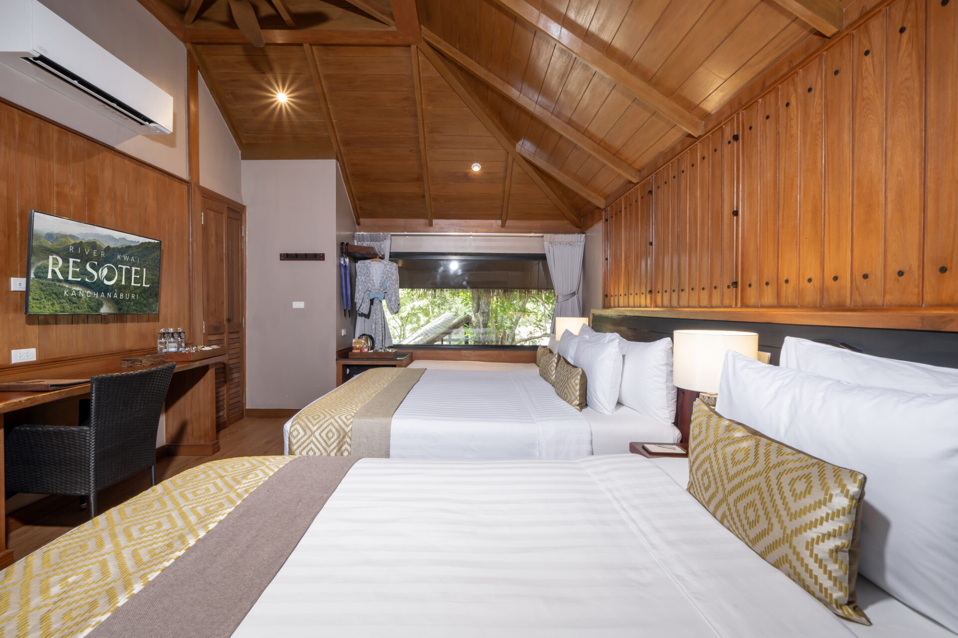 ดีลักซ์ แฟมิลี่ ควอด 1 ดีลักซ์ แฟมิลี่ ควอด 1