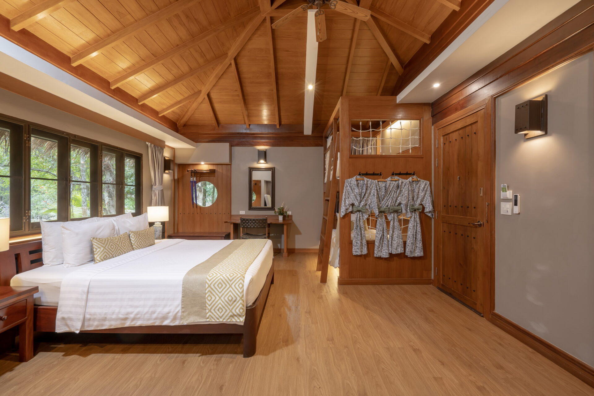 Deluxe Family with Bunk Beds 1 Deluxe Family with Bunk Beds 1