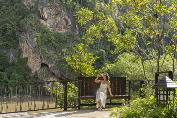 จัดเต็มความฉ่ำ! เที่ยวกาญจนบุรีหน้าฝน พิชิตน้ำตก 7 ชั้น แล้วแวะพักใจที่ ริเวอร์แคว รีโซเทล 1